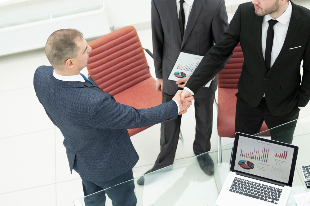 الإلتزام ومتابعة العملاء